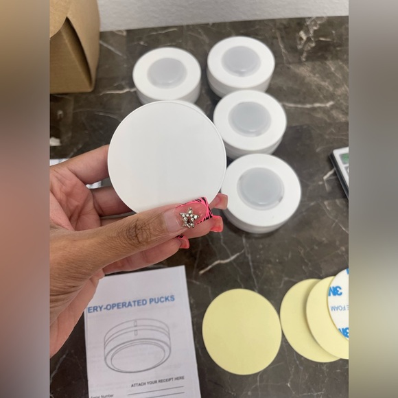 6 Pack Battery Operated LED Light Pucks, Dimmable with timers and remotes - Picture 4 of 14